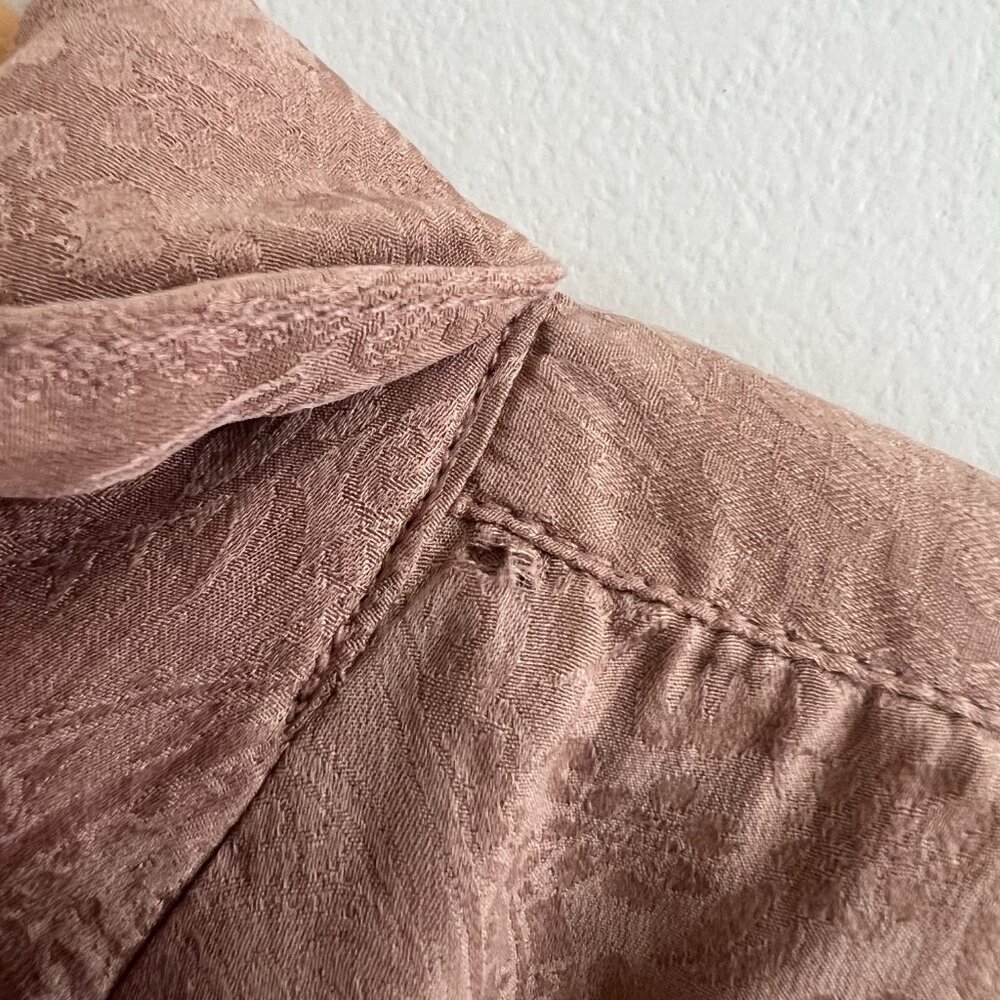 Vintage 100% Silk Jacquard Button Down Blouse Neutral Minimalist Quiet Luxury - Picture 7 of 9